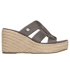 Martha Stewart: Iris - Unstoppable | Skechers Women