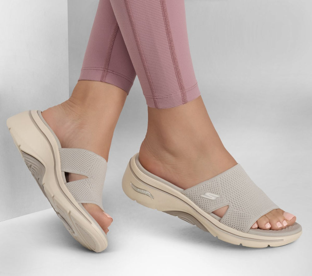 GO WALK Arch Fit 2.0 Sandal - Dakota | Skechers Women